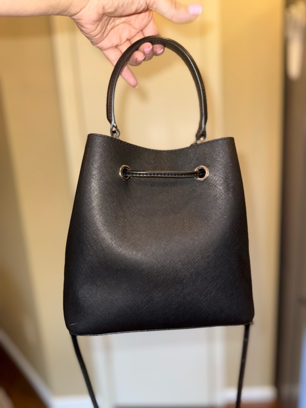 Michael Kors Suri Medium Bucket Bag Black Saffiano Leather Crossbody MK - Picture 5 of 14